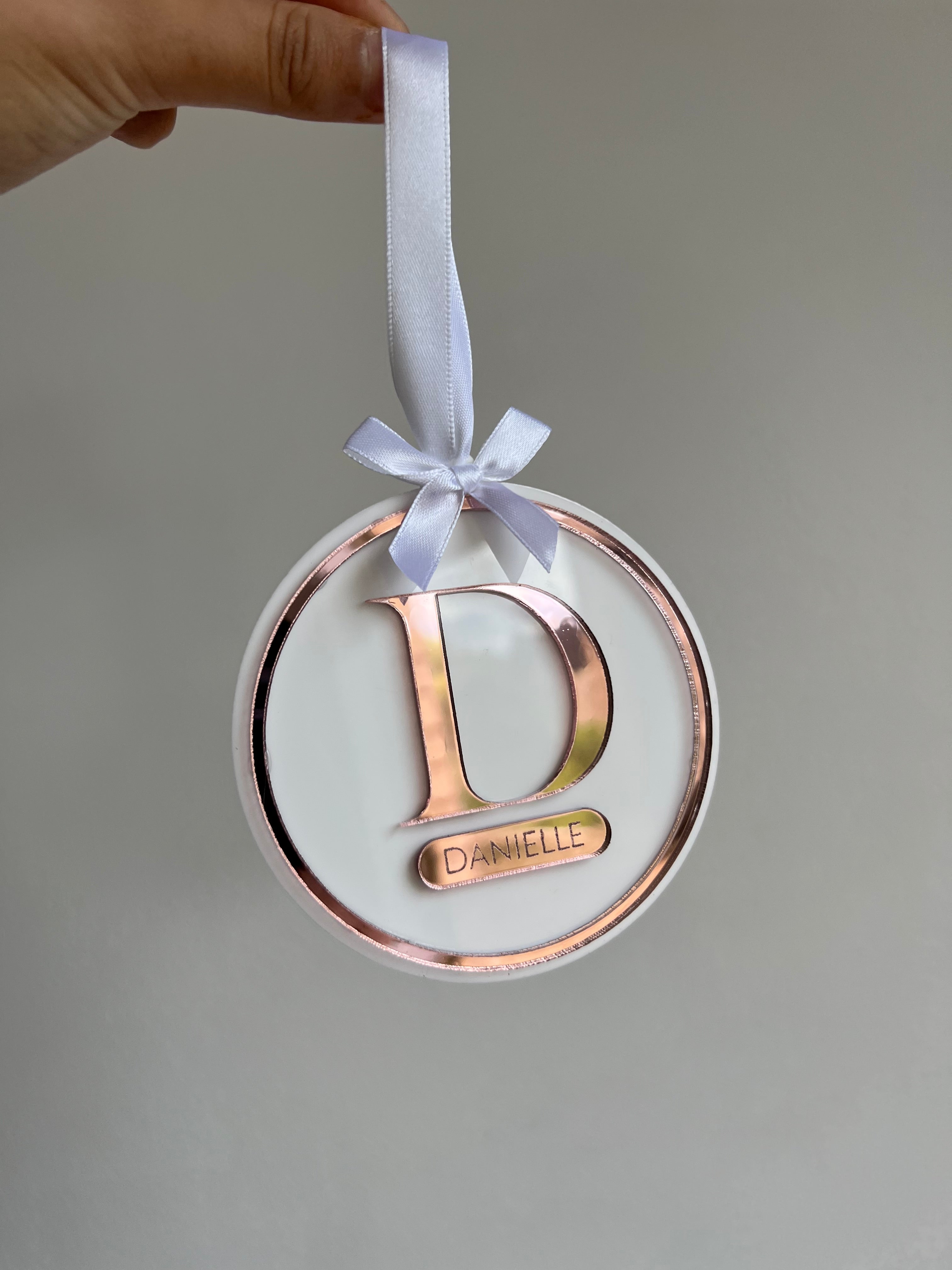 Luxe flat Initial Bauble
